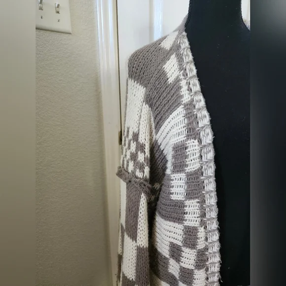 TALULAH Checkered Open-Front Cardigan - Brown and Cream S - Picture 3 of 12